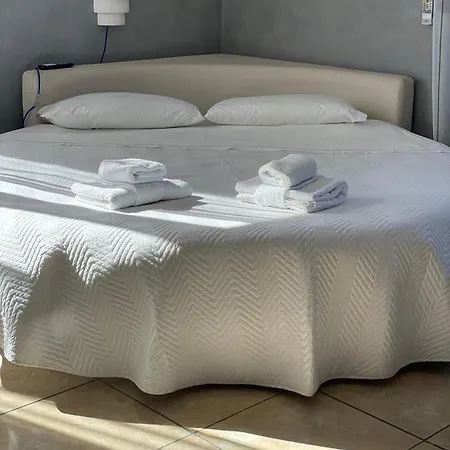 住宿加早餐酒店 Magna Grecia 拉扎罗